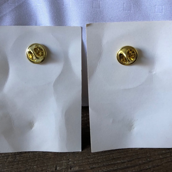 1974 & 1989 A’s pin world champions Unocal. - Picture 6 of 6